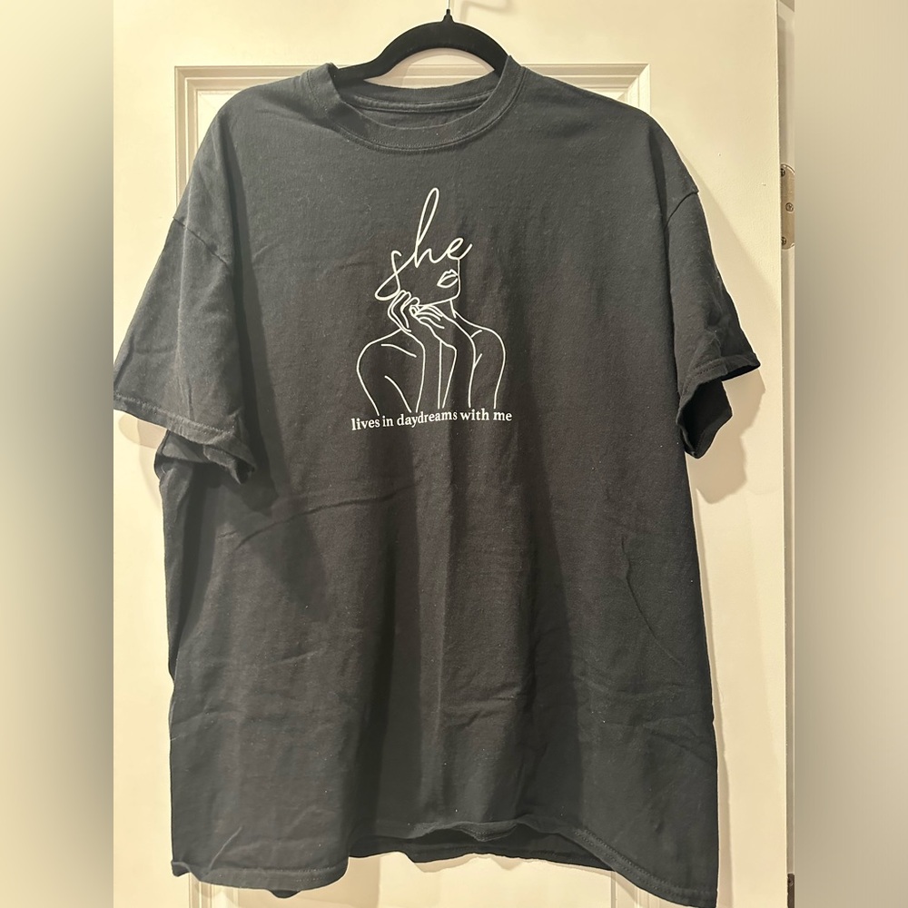 Harry Styles ‘She’ Line Art T-Shirt